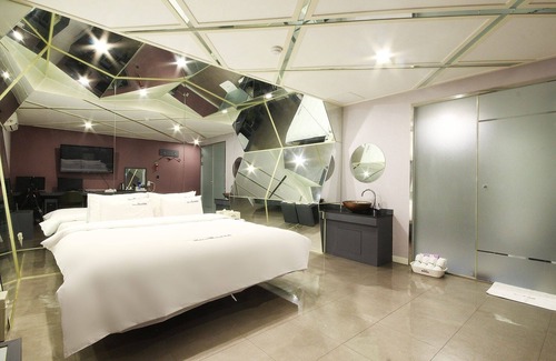 Saha Hotel | Busan Goejeong Rosso