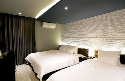 Yeongdo Hotel | Busan Yeongdo Hotel Bridge