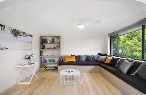 Macmasters Beach House | BUSH BEACH HIDEAWAY | Pet Friendly , WIFI | Accom Holidays