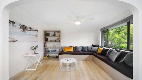 Macmasters Beach House | Bush Beach Hideaway Pet Friendly , Wifi Accom Holidays