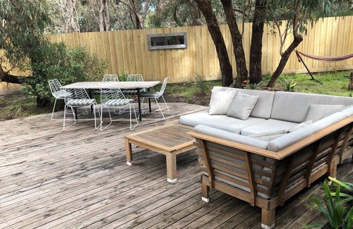 Anglesea House | 'Bush by the Sea' - quiet native setting