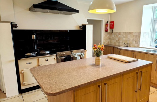 Gilsland Cottage | BUSH NOOK HOUSE, pet friendly, with hot tub in Brampton, Cumbria