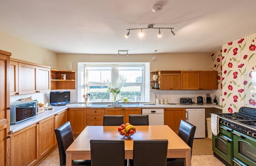 Bankend Cottage | Bush of Craigs - a house that sleeps 9 guests in 4 bedrooms