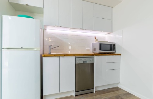 Vincentia Apartment | Bush to Beach Apartment 88 - relaxing getaway (5 min stroll to the beach)