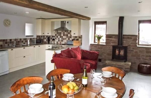 Longtown Cottage | BUSHMILLS, family friendly, character holiday cottage in Abbey Dore