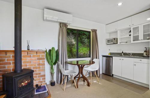 Akaroa House | Bushside Cottage - Akaroa Holiday Home