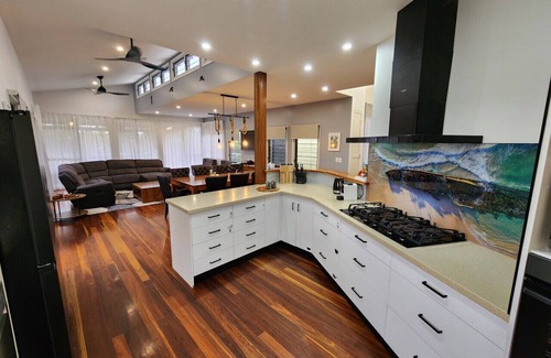 Kingfisher Bay House | Bushys Hilltop (@ Kingfisher Bay, K'gari)