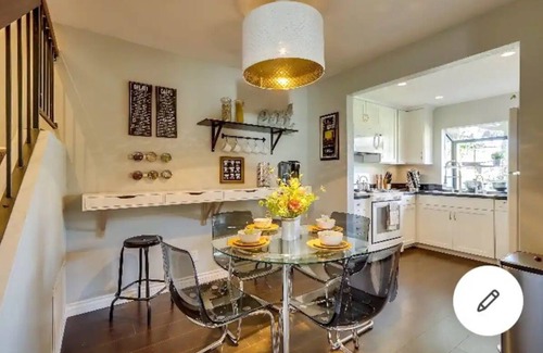 Ontario House | Business Executive Suites and Home Sweet Home