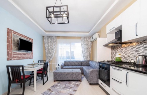 Konyaalti Apartment | Business-Friendly Flat Close to Beach in Konyaalti