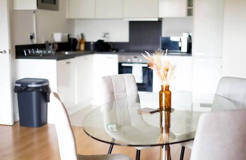 Reading Apartment | Business & Leisure Stays in RG2