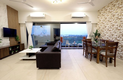 Ghansoli Apartment | Business lesiure - 3 BHK with Balcony-Chef-Laundry