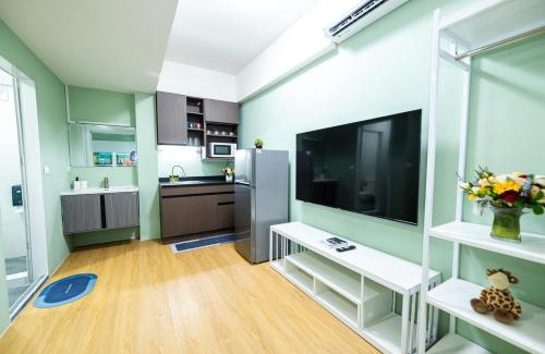 Bang Khlo Apartment | Business Studio Room with Balcony