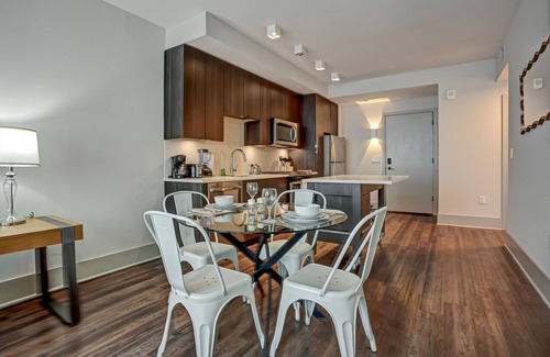 Garden Hills Apartment | Business Travellers Getaway | Fast Internet & Lounge | Buckhead