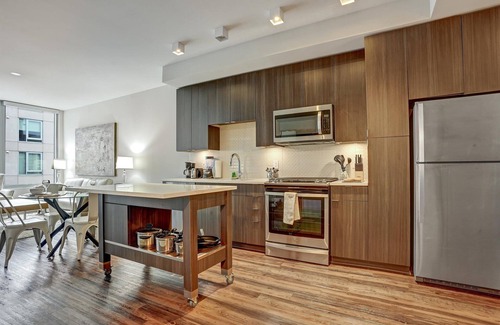 Garden Hills Apartment | Business Travellers Getaway | Fast Internet & Lounge | Buckhead