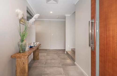 West Busselton House | Busselton Beachside - A splash of Heaven