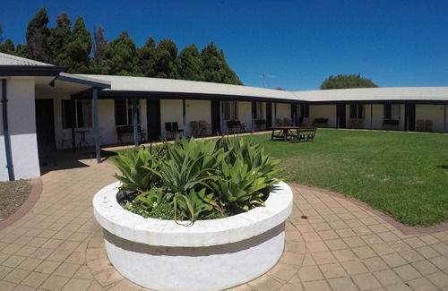Busselton Hotel | Busselton Ithaca Motel