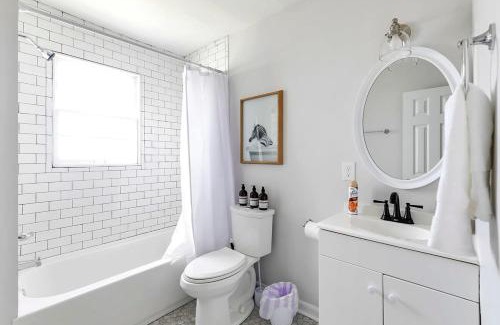 Avondale House | Bustling Birmingham Bungalow