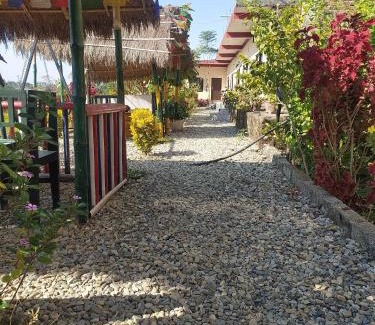 Sauraha House | Busy Bee Guest House