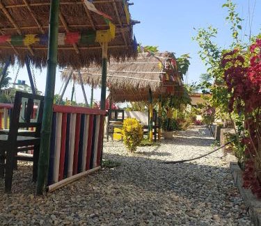 Sauraha House | Busy Bee Guest House