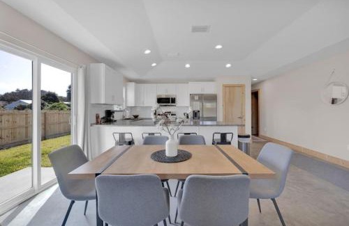 Butler Beach House | Butler Beach Bliss Modern Beach Vacation Home