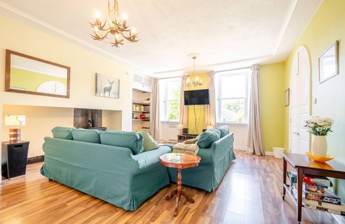 Dunragit Apartment | BUTLER'S GAIT, pet friendly, character holiday cottage in Stranraer