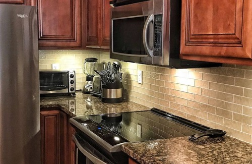 Gatlinburg Condo | Butler's Newly updated Downtown Condo, 2 King BR's, Beautiful View!