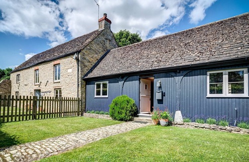 Ramsden Apartment | Butler's Stall Cotswolds Holiday cottage in Ramsden, 2 Beds & Sleeps 3
