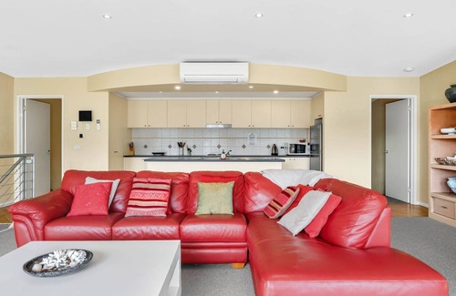 Apollo Bay Apartment | Butter Factory 8 - Location, Location With Sensational Ocean Views