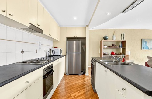 Apollo Bay Apartment | Butter Factory 8 - Location, Location With Sensational Ocean Views