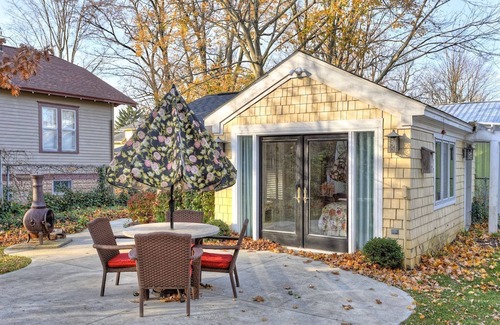 Saugatuck House | Butterfly Cottage - Unique Cottage located in Historic Downtown Saugatuck