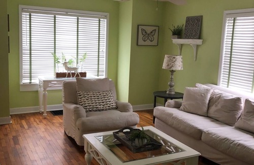 Saugatuck House | Butterfly Cottage - Unique Cottage located in Historic Downtown Saugatuck