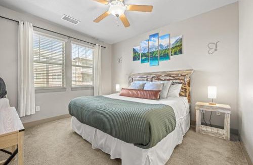 Salt Lake County Apartment | Butterfly themed Kings Apartment with private garage & access to Lux hot tub, BBQ & Gym