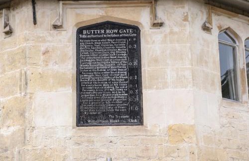 Rodborough House | Butterrow Gate