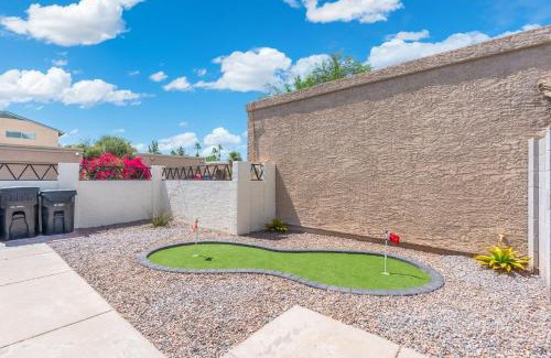 Mesa House | Button Bungalow Spring Fun & Golfing Hot Tub BBQ