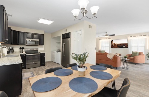Mesa House | Button Bungalow