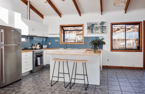 Bungaree House | Buttons By The Beach (King Island coastal retreat)