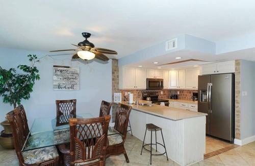 Siesta Key Condo | Buttonwood 427 - 3 Bedroom Condo with Private Beach with lounge chairs & umbrella provided, 2 Poo.