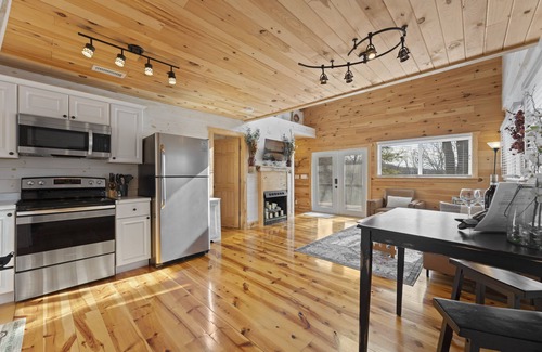 Omaha Cabin | Buttonwood cabin, Table rock lake, Golf, Branson, Omaha area.