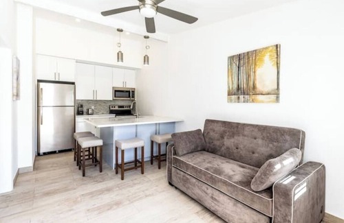 Kew Town Settlement Apartment | Buttonwood Lodge Unit #3