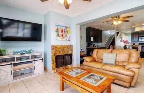 Floridana Beach Apartment | BV Paradise - North Oceanfront - Sleeps 8