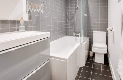 Ferryside House | Bwthyn Bach in the beautiful Ferryside