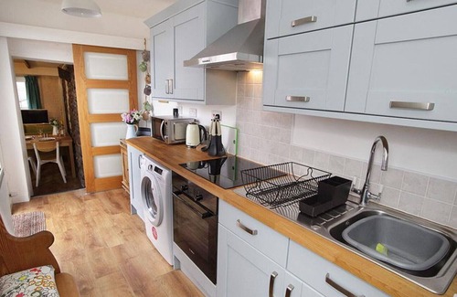 Mumbles House | Bwthyn Bach - One Bedroom House, Sleeps 2