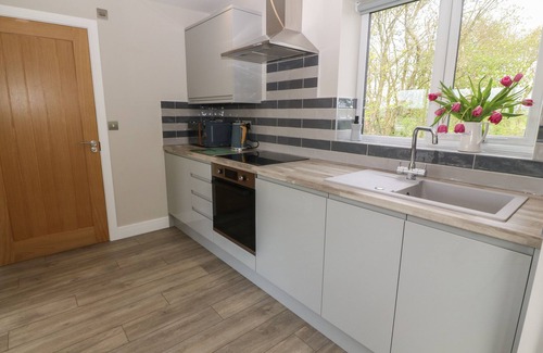 Rhosgoch Cottage | BWTHYN CAE'R EFAIL, character holiday cottage in Cemaes Bay