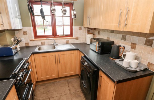 Haverfordwest Cottage | Bwthyn Canol