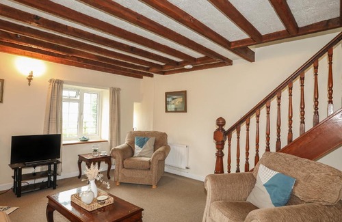 Garndolbenmaen House | Bwthyn Derwin Fawr