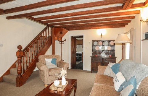 Garndolbenmaen House | Bwthyn Derwin Fawr