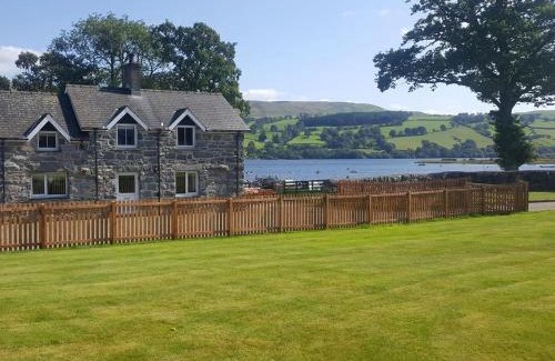 Llanuwchllyn House | Bwthyn Glanllyn