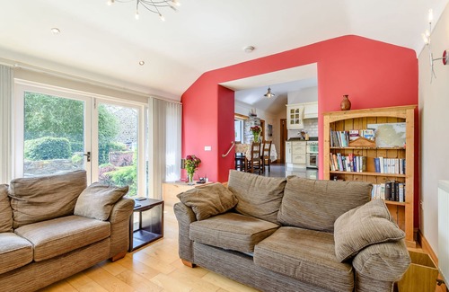 Llanfairpwllgwyngyll Cottage | BWTHYN GWYN, family friendly, with open fire in Penmynydd