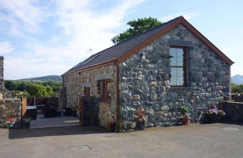 Llandwrog House | Bwthyn Meulan