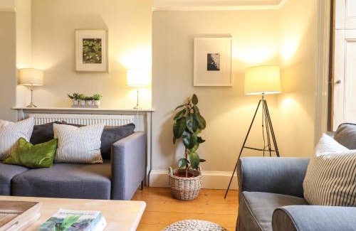 Llanfair House | Bwthyn Morse